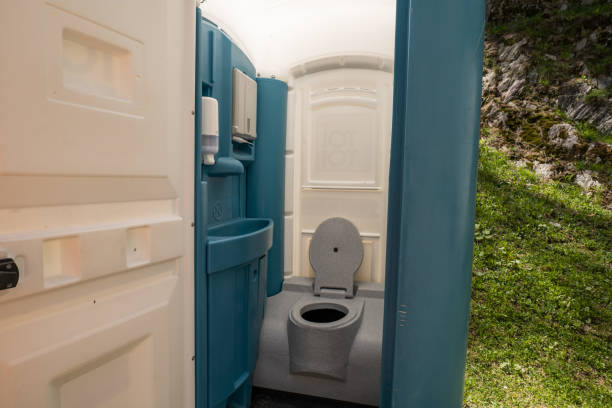 Affordable portable toilet rental in Trumbull Center, CT